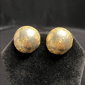 1510 Les Bernard Vintage Gold Textured Round Clip Earrings